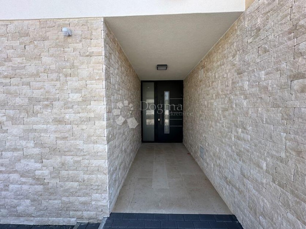 Image 6242242 - 7