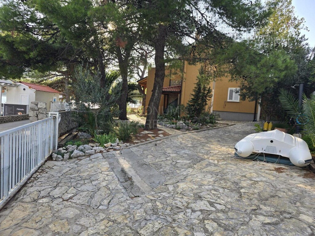 Image 6242408 - 21