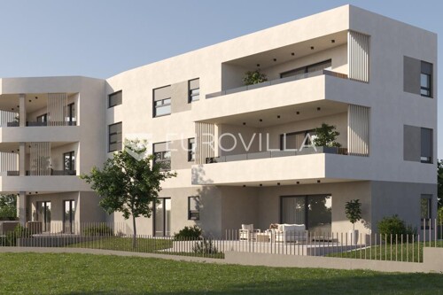 Vodice, prostran dvosoban stan na 2. katu, NKP 88,7 m²