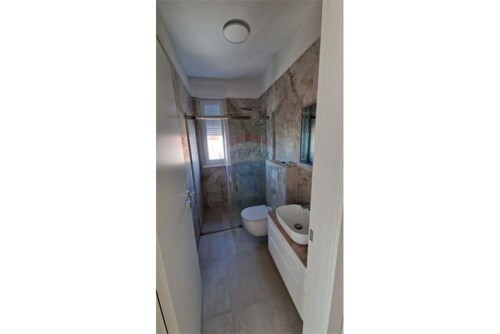Thumbnail 6243048 - 9