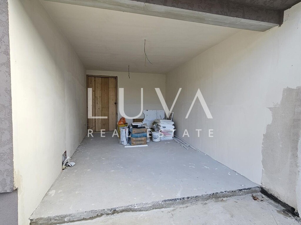 Image 6243617 - 11