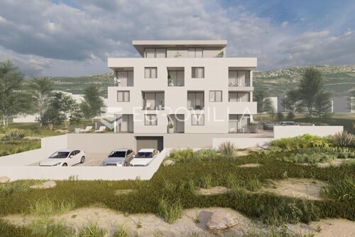 Kaštel Lukšić, trosoban stan u prizemlju neto korisne površine 98,38 m2