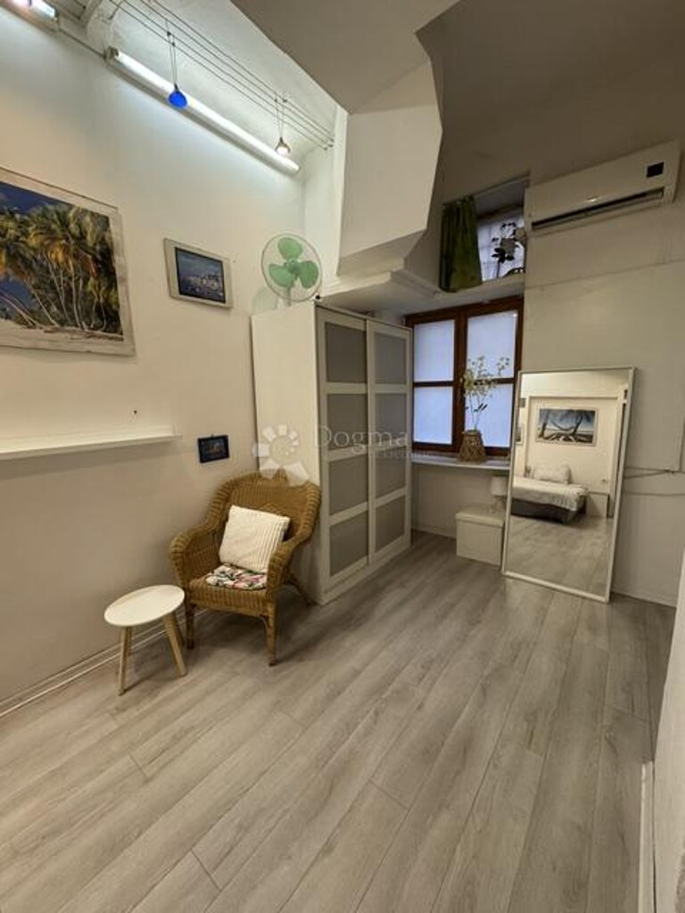 Image 6243681 - 9