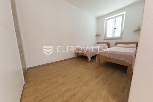 Pag, Novalja, dvosoban stan na lijepoj lokaciji, NKP 59,69 m2