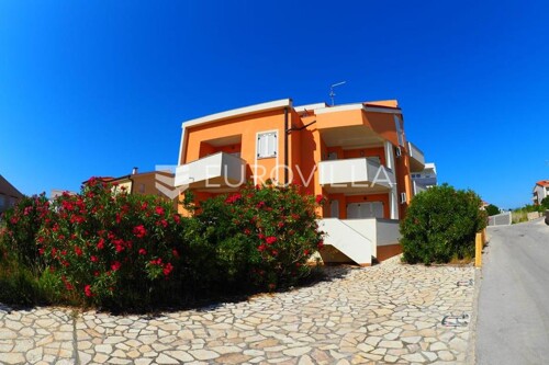 Pag, Novalja, dvosoban stan na lijepoj lokaciji, NKP 59,69 m2