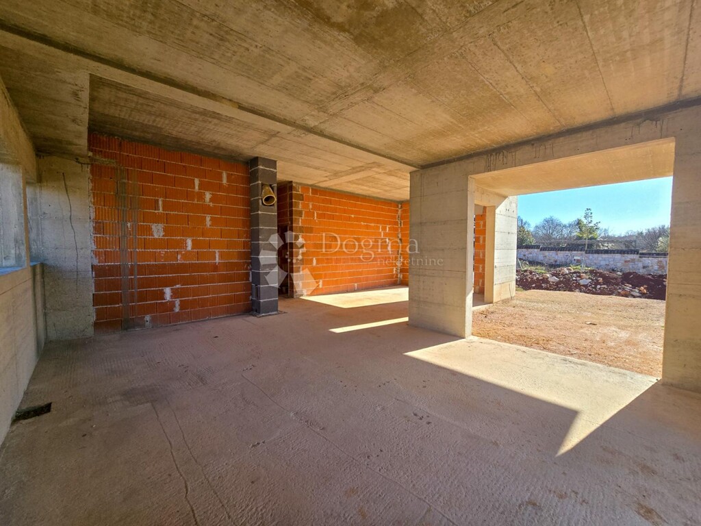 Image 6244315 - 11