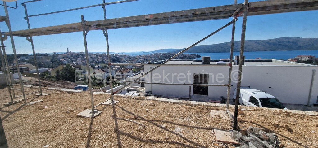 Image 6244377 - 10