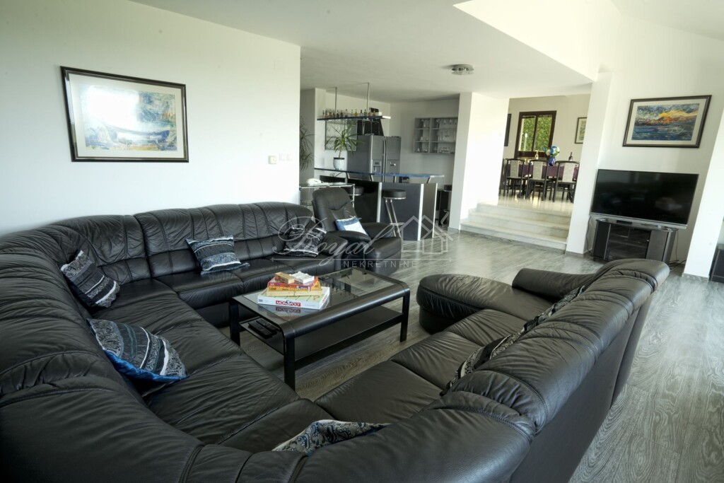 Image 6244429 - 3