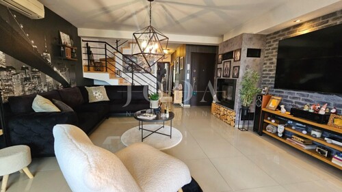 Thumbnail 6244849 - 9