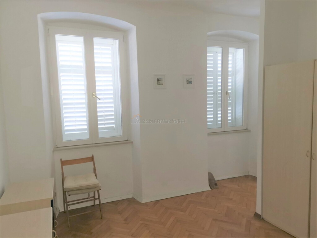 Image 6245000 - 7