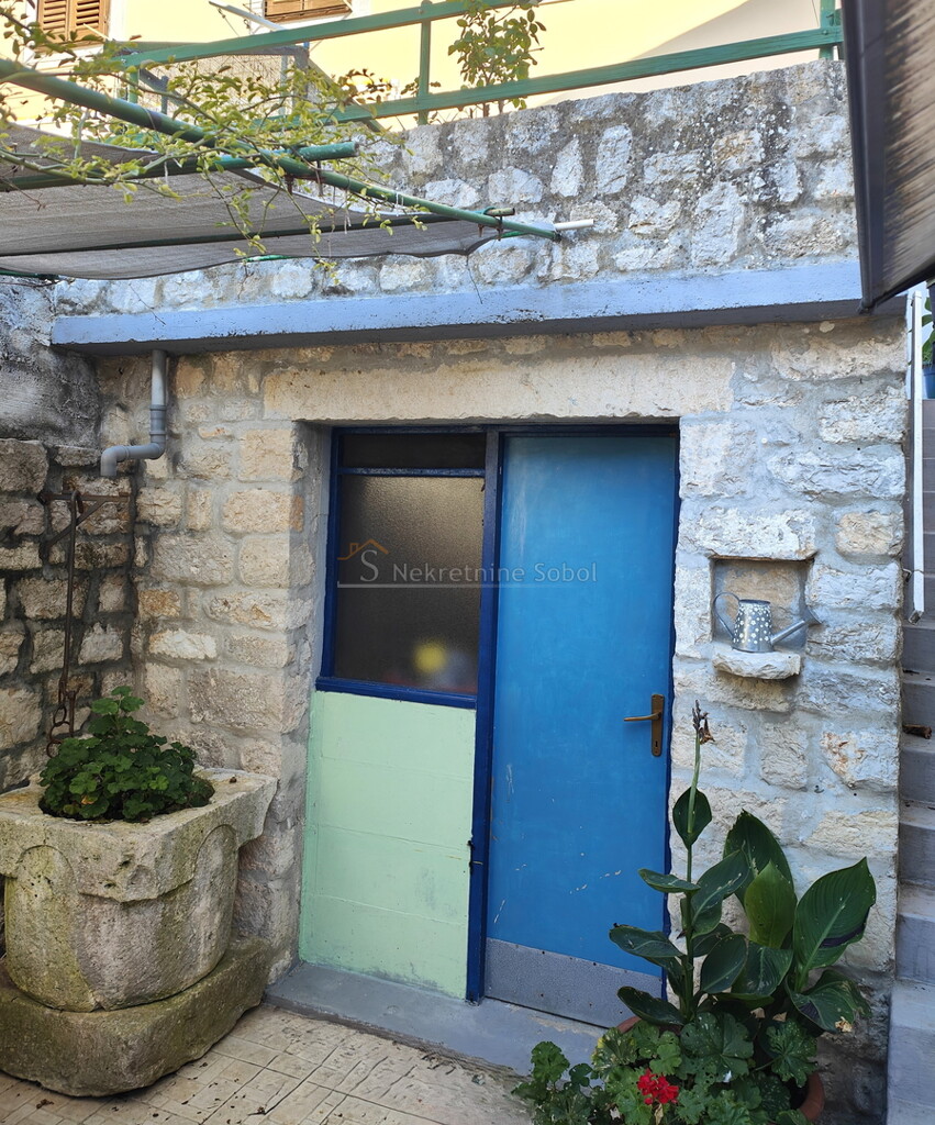 Image 6245095 - 12