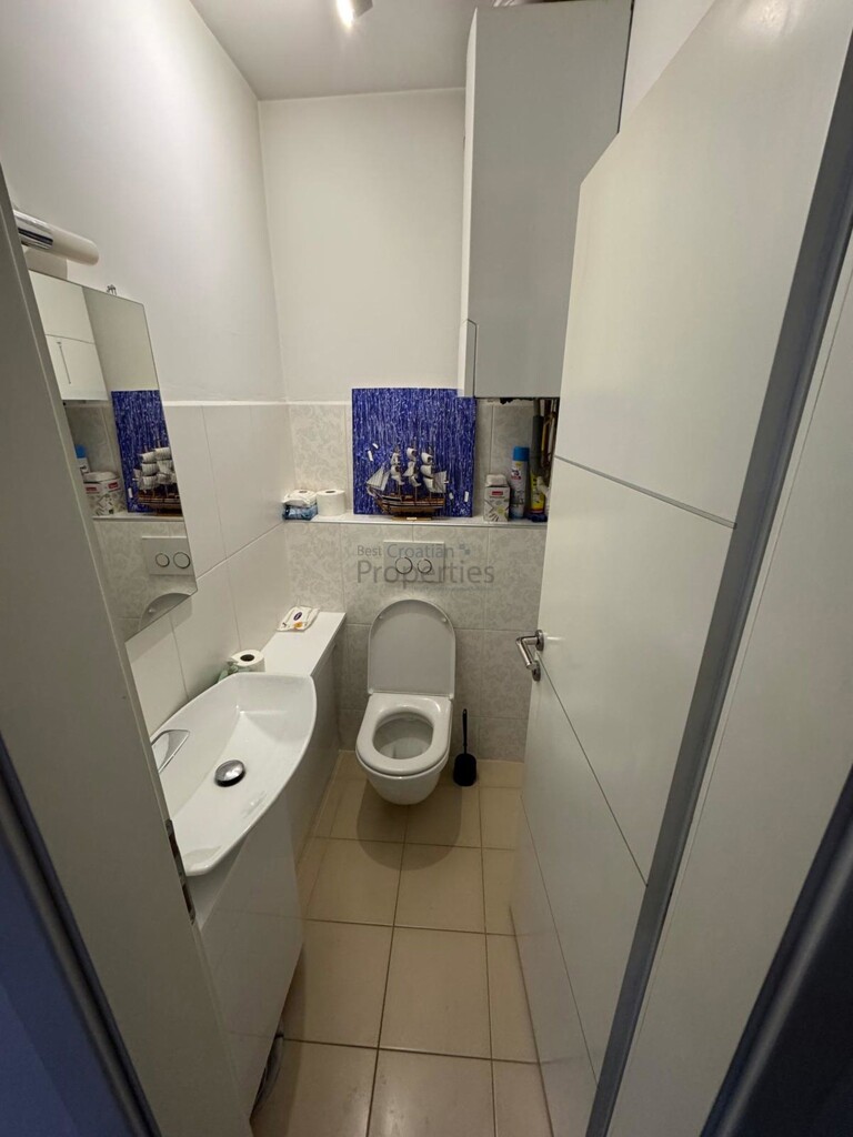 Image 6245327 - 12