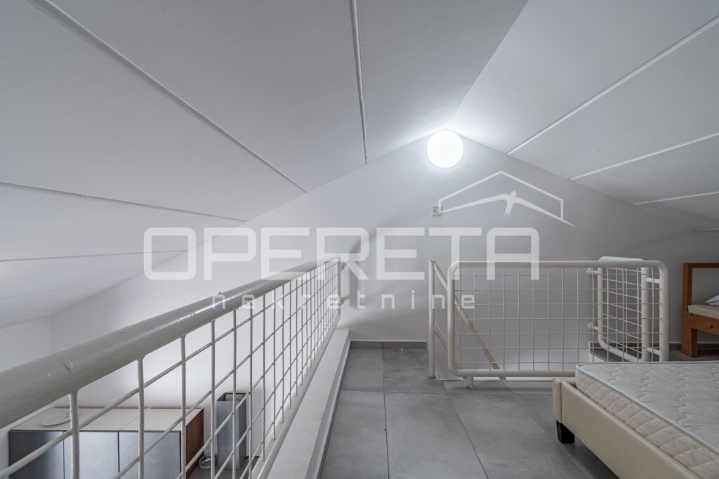 Image 6245603 - 9