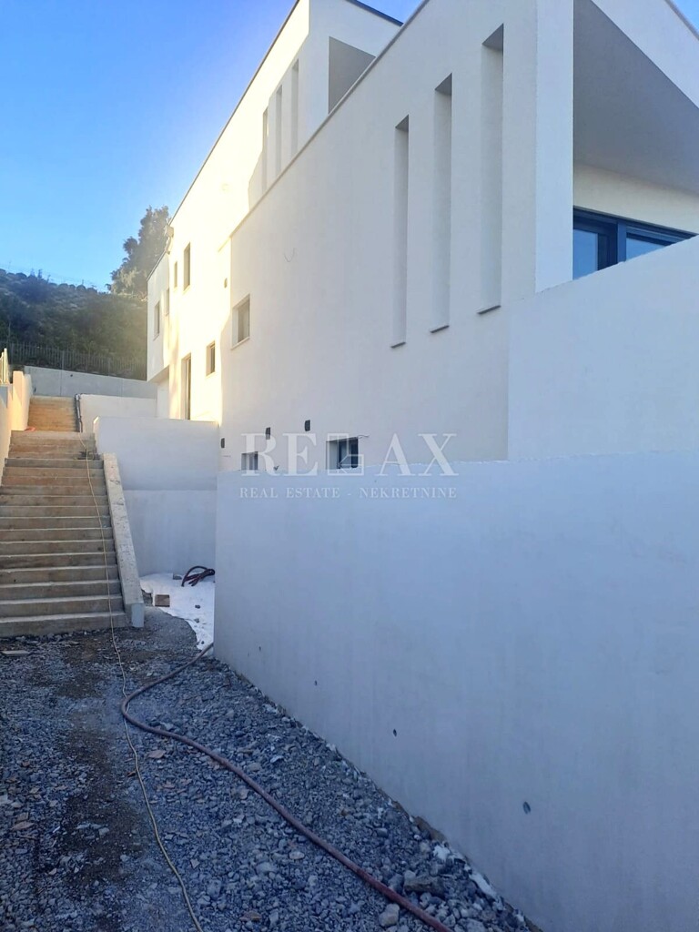 Image 6245930 - 10