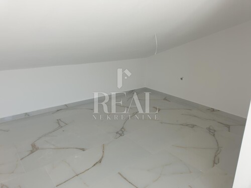 Thumbnail 6246202 - 12