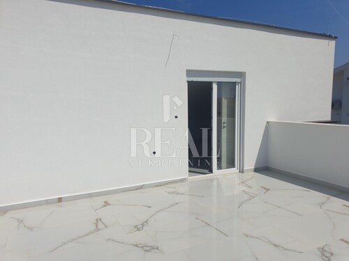 Thumbnail 6246202 - 10