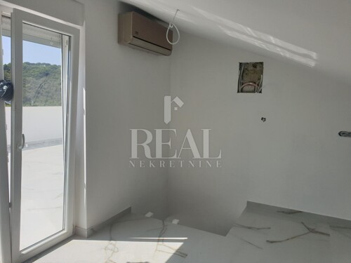 Thumbnail 6246202 - 11