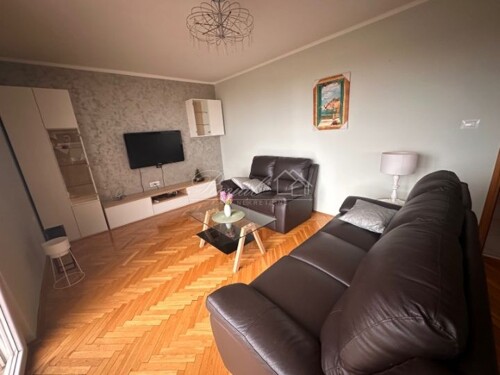 IZNAJMLJUJE SE STAN – DONJA VEŽICA (60 m², 2S+DB)