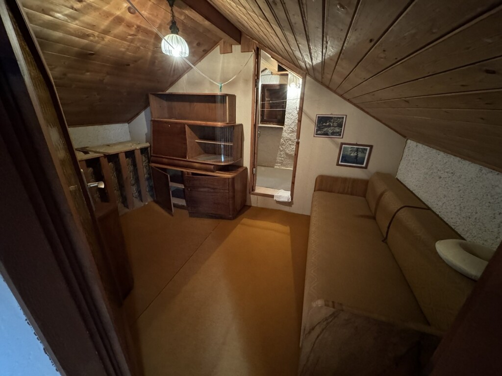 Image 6246632 - 7