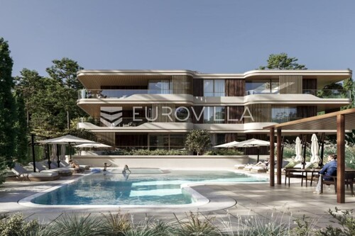 Istra, Rovinj, luksuzni dvosobni stan na prvom katu na svega 300 metara od pl...