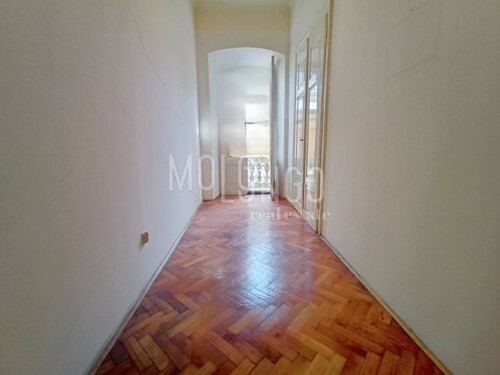 RIJEKA CENTAR, 98.47m2 1 kat, prvi red uz more