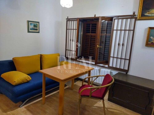 Prodaja garsonijere u Pobrima 25 m2