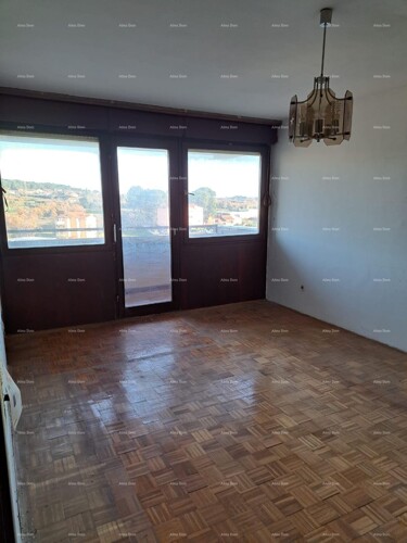 Stan Prodaja stana za renovaciju, blizina centra grada, Pula!