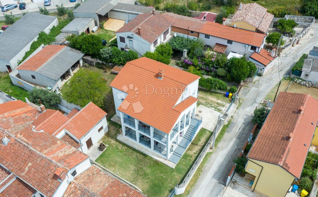 Image 6248455 - 7