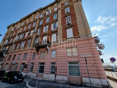 CENTAR RIJEKA, stan uz sami Porto Barros