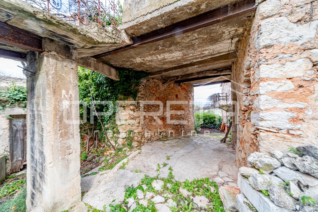 Image 6249015 - 7