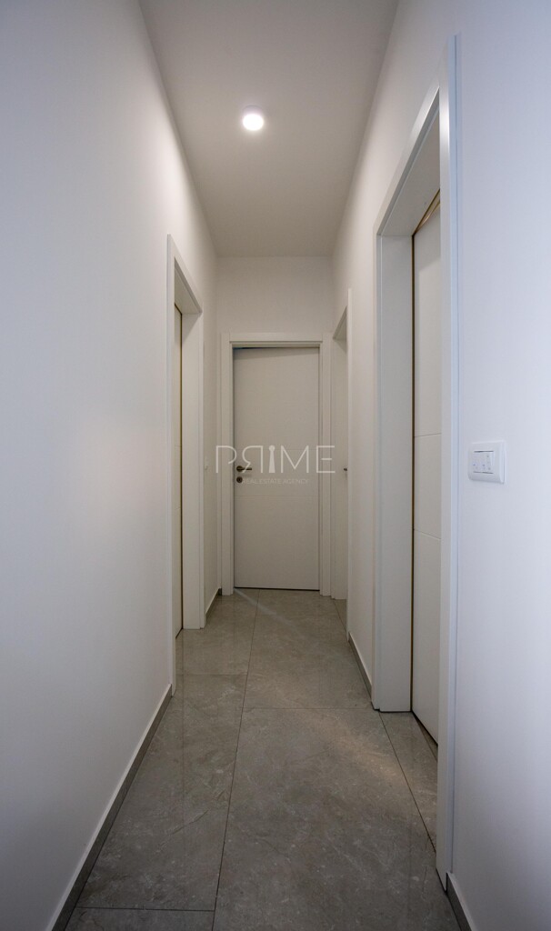 Image 6249373 - 11