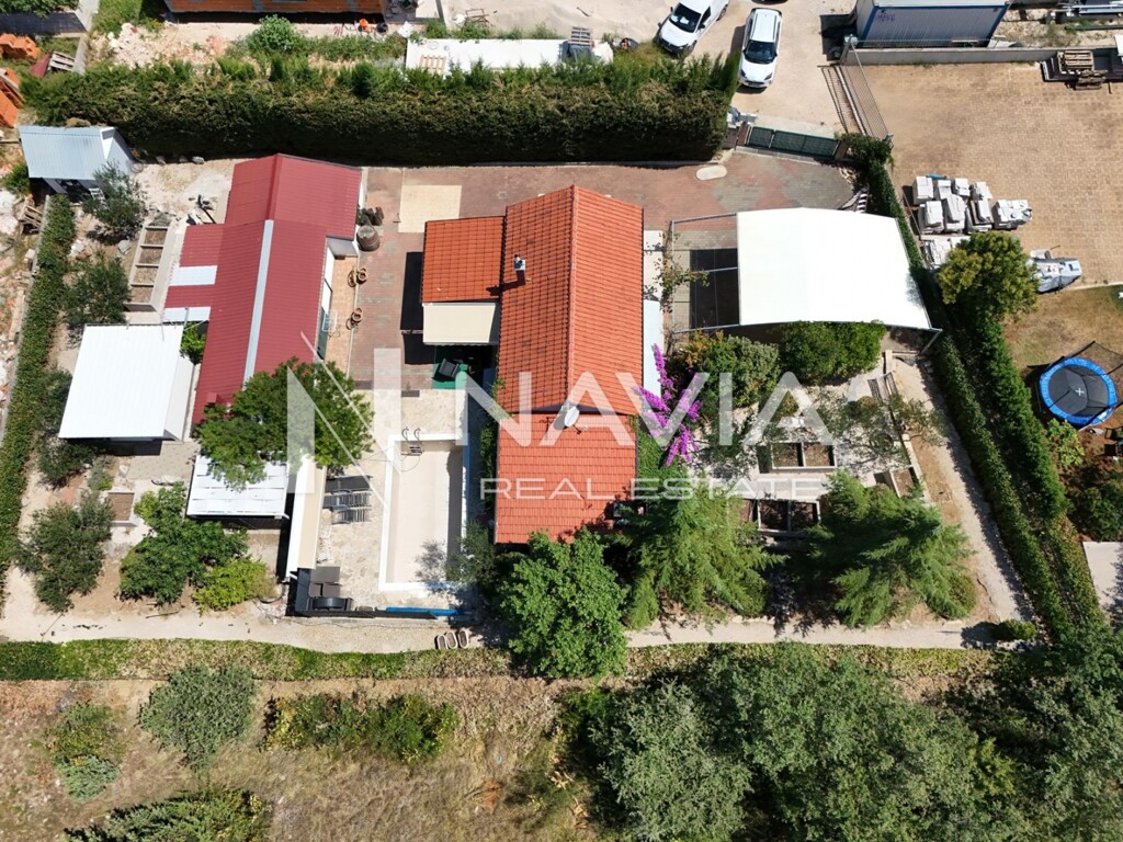 Image 6249549 - 8