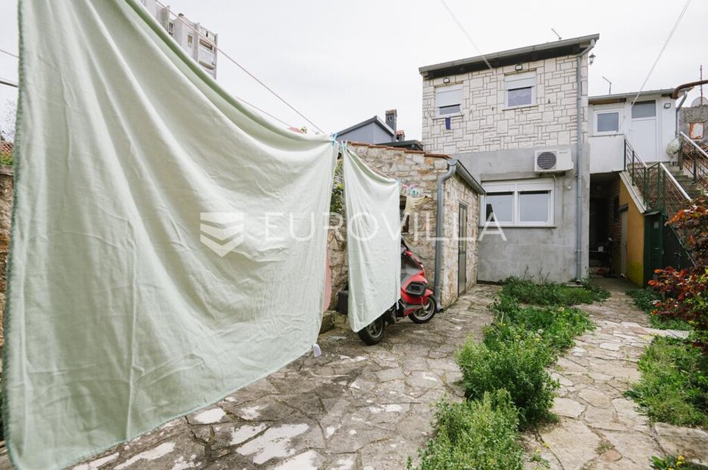 Image 6249839 - 9
