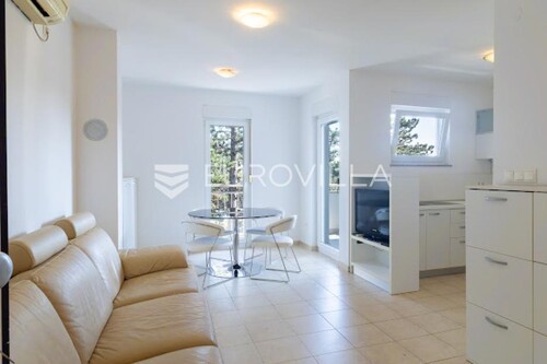 Crikvenica, predivan dvosoban stan, 49 m2, s parkingom