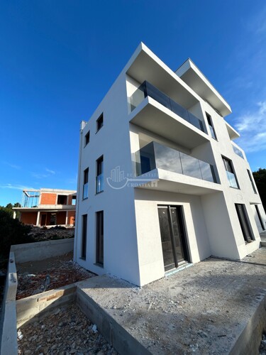 Thumbnail 6250072 - 3