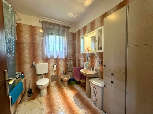 Thumbnail 6250073 - 9