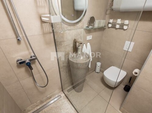 Thumbnail 6250098 - 5