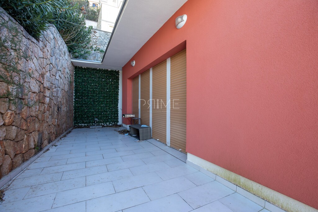 Image 6250400 - 11