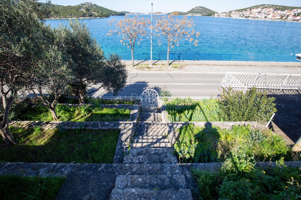 Image 6250400 - 18