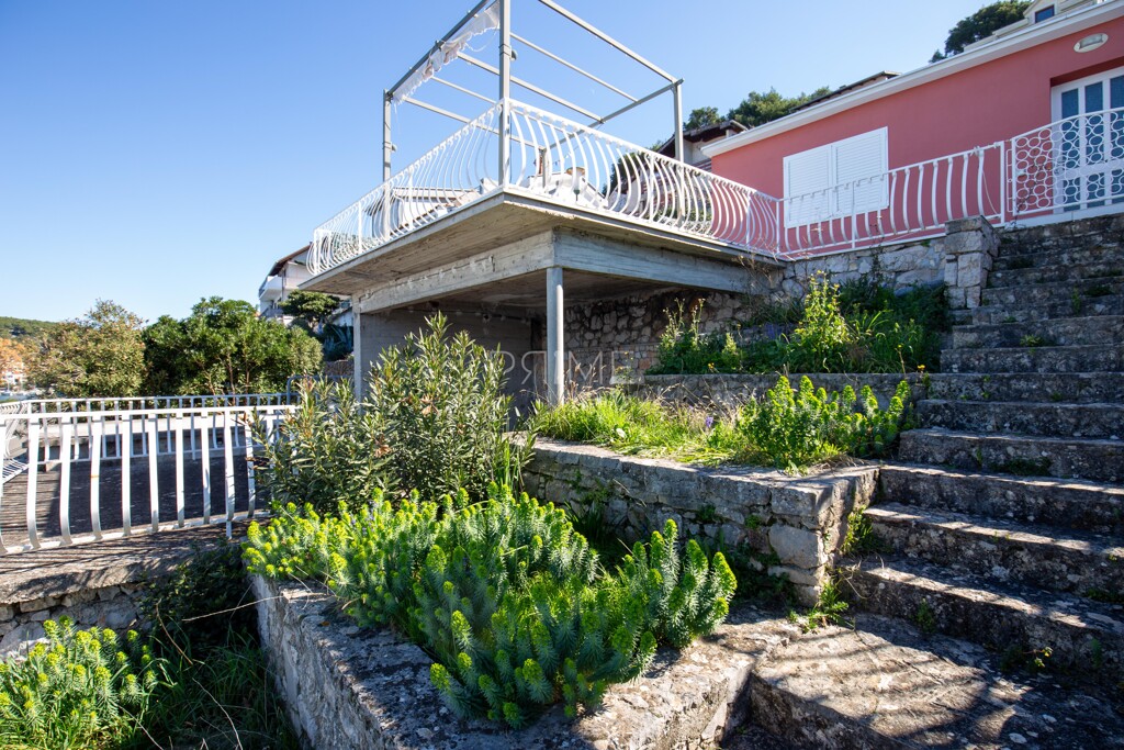 Image 6250400 - 17