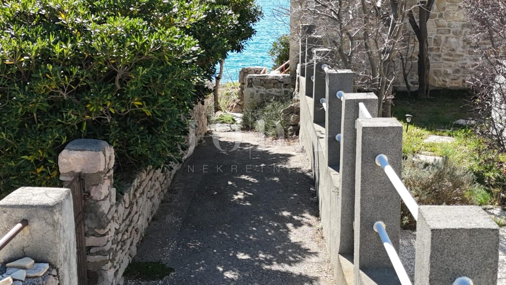 Image 6250549 - 17