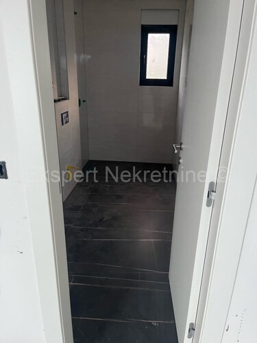 Thumbnail 6250711 - 3