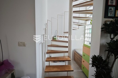 Thumbnail 6251372 - 8