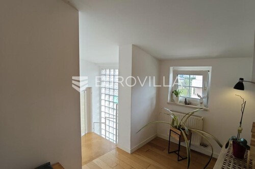 Thumbnail 6251372 - 9