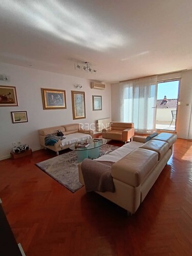 Split, Žnjan - Trosoban stan 107 m2 s pogledom na more