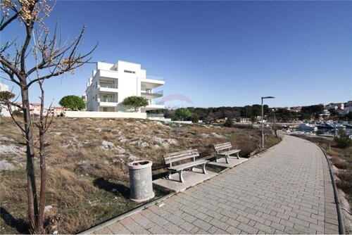 Thumbnail 6251936 - 4