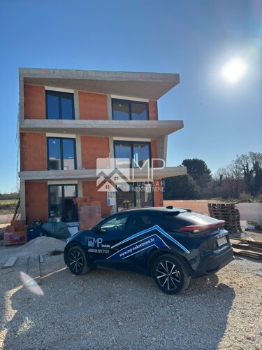 Thumbnail 6252105 - 10