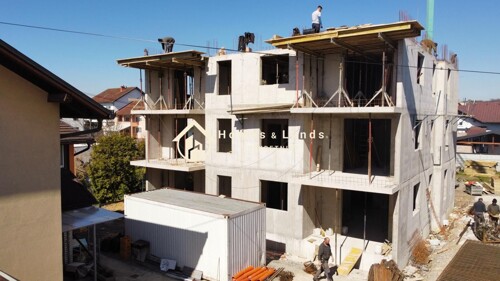 Thumbnail 6252115 - 9