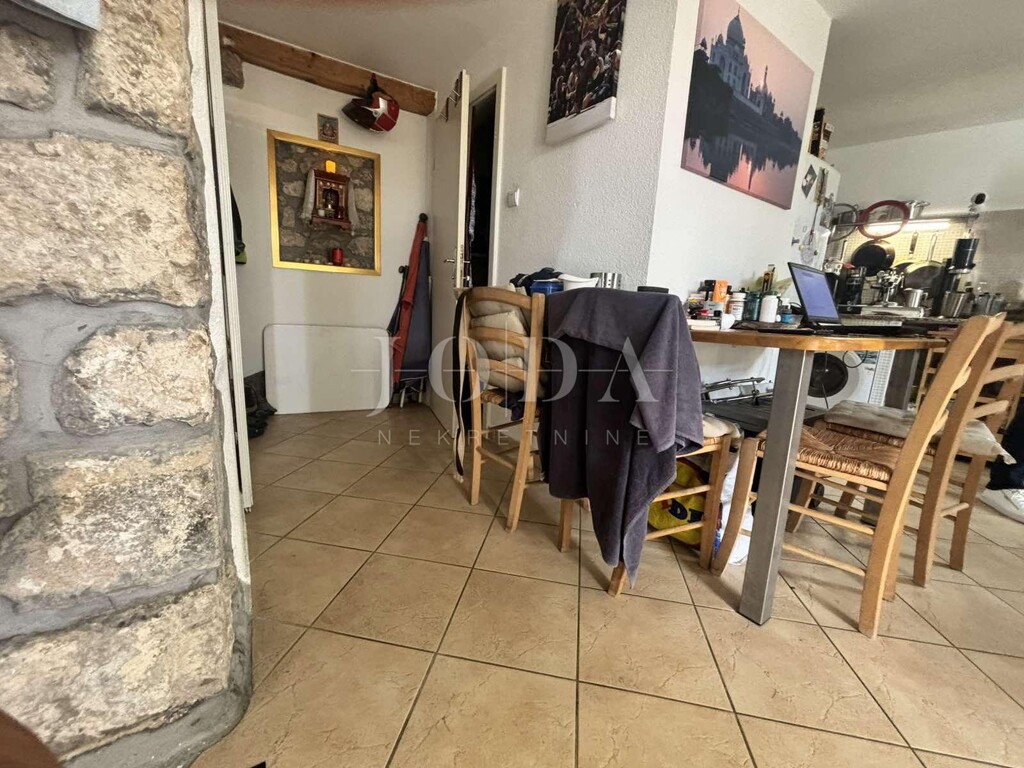 Image 6252478 - 9