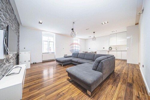 Zagreb, Centar - stan u visokom prizemlju, 78 m2
